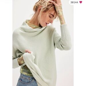 Free people Ottoman Slouchy Sweater XS in burgundy (worn once)